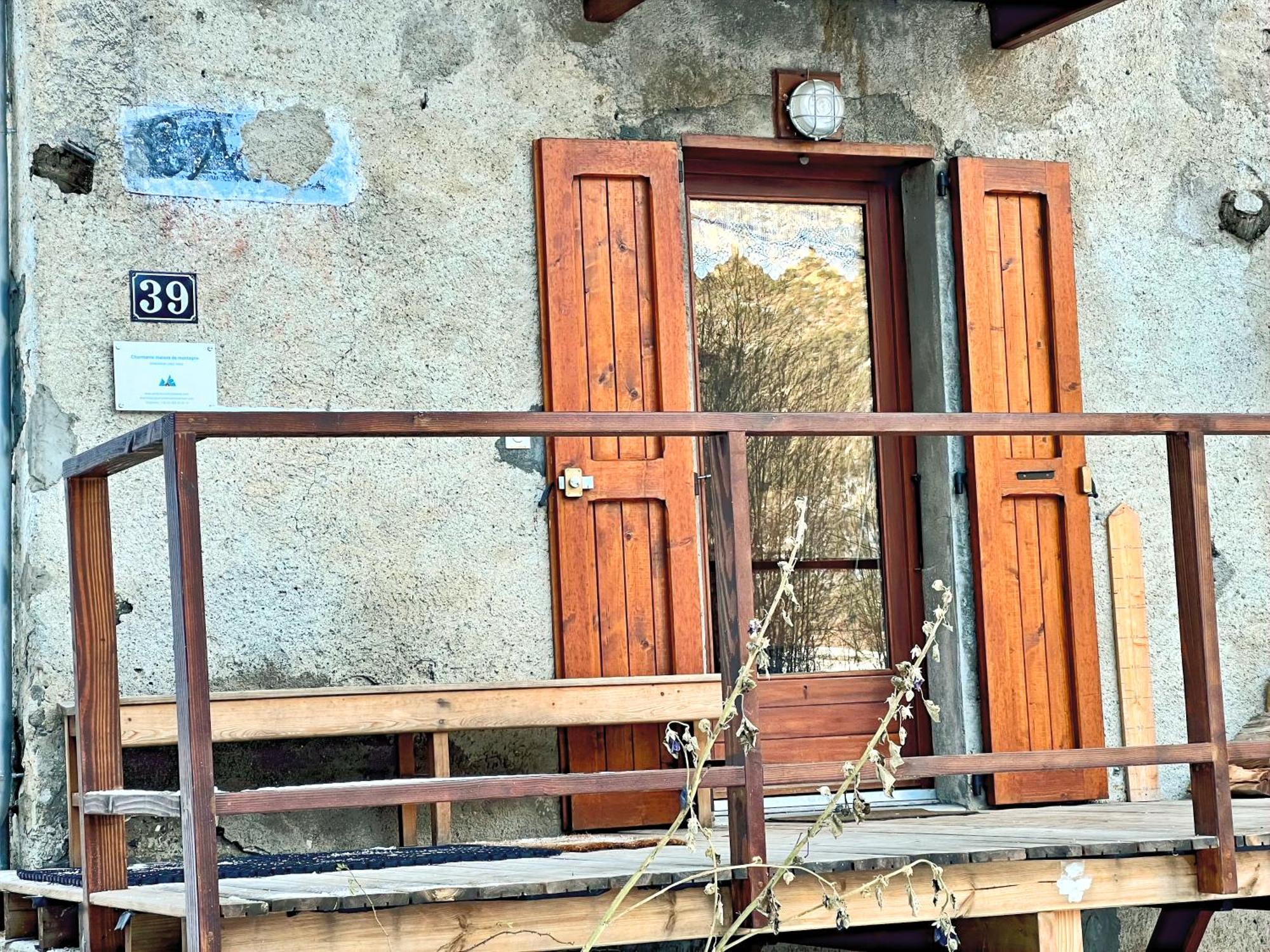 Charmante Maison De Montagne Briançon Esterno foto