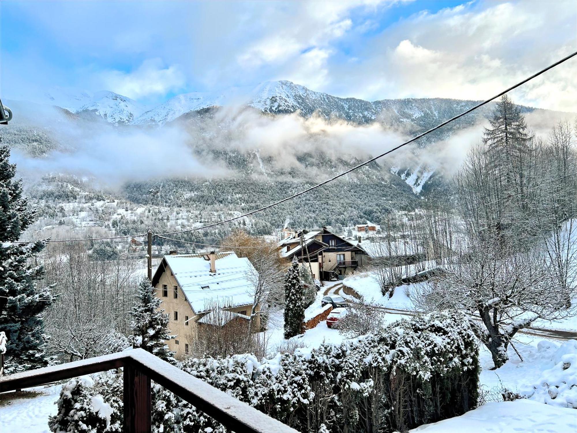 Charmante Maison De Montagne Briançon Esterno foto