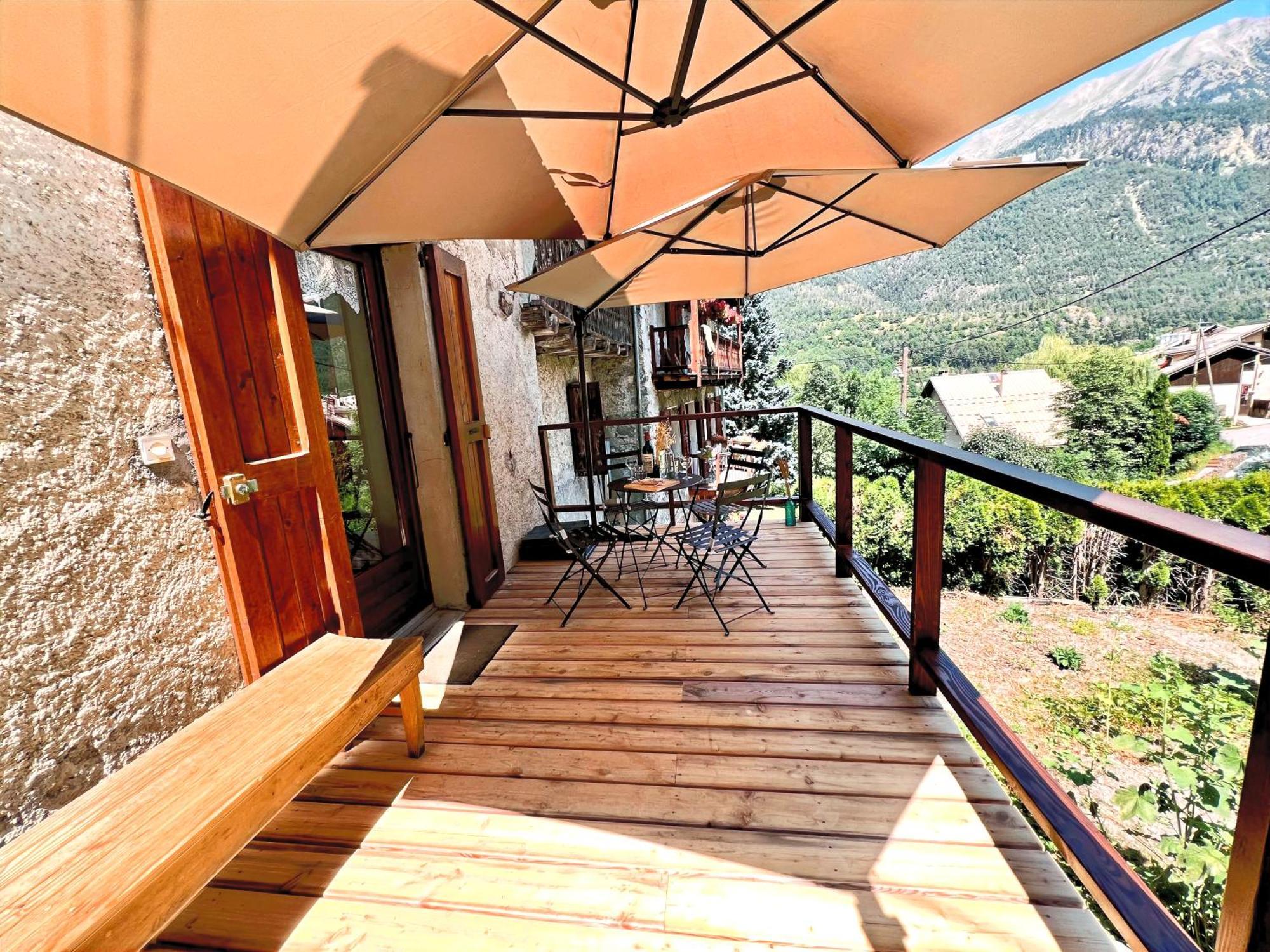 Charmante Maison De Montagne Briançon Esterno foto