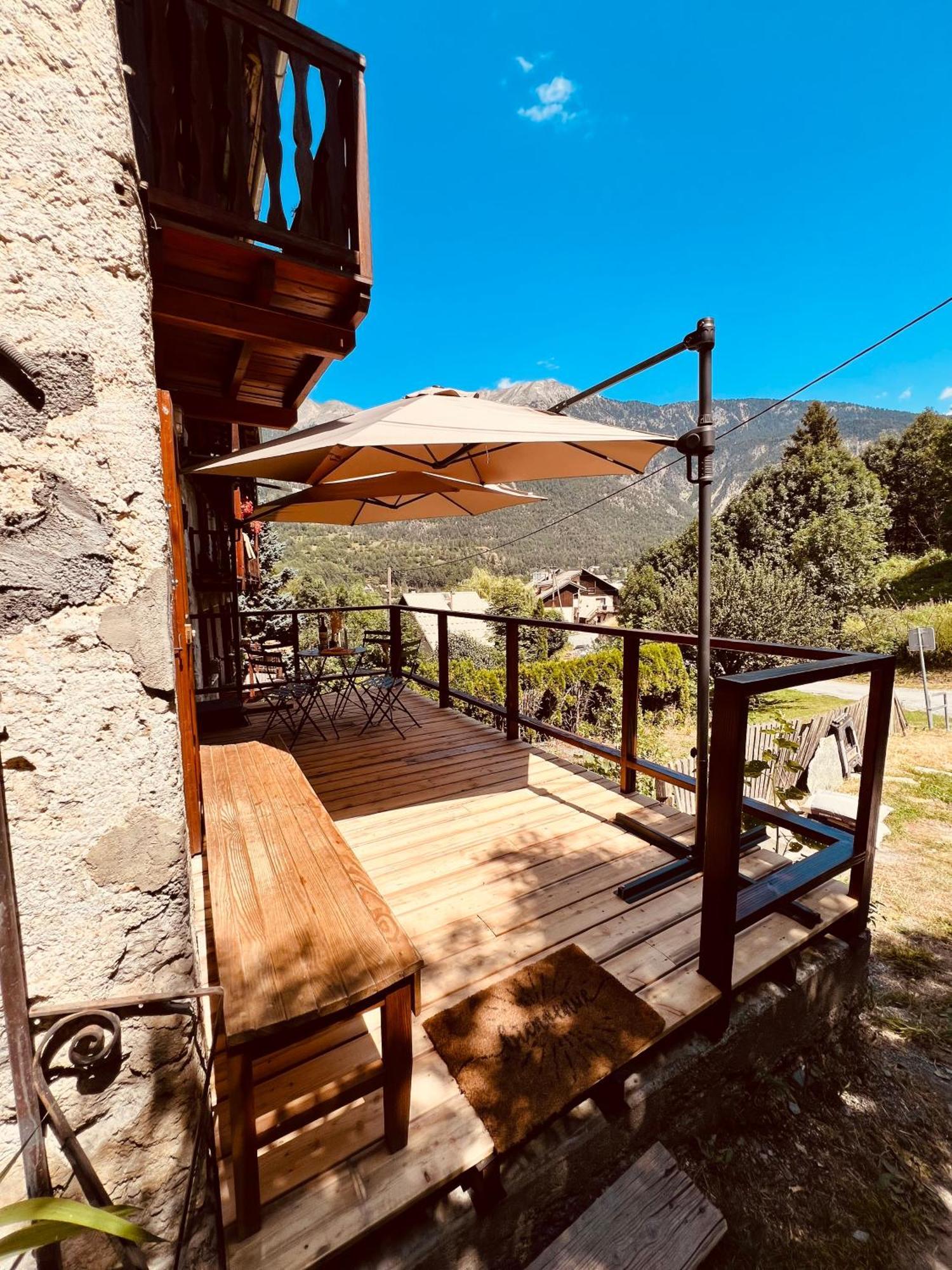 Charmante Maison De Montagne Briançon Esterno foto
